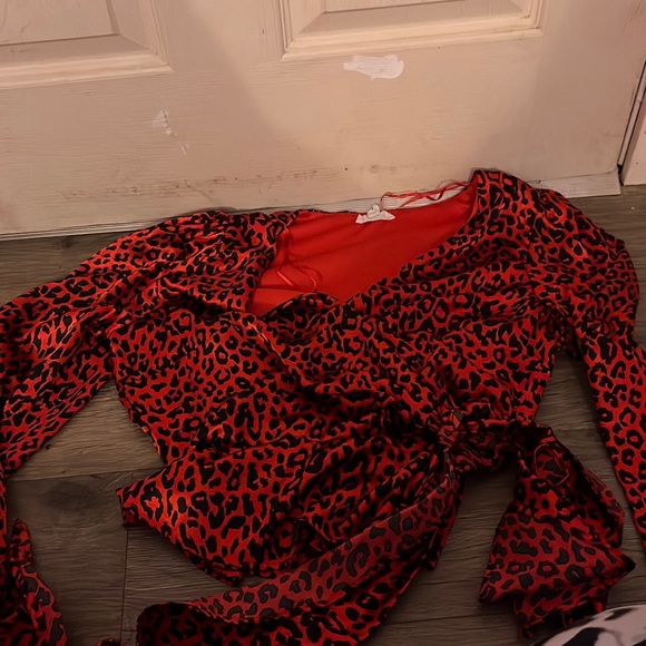 Top - Picture 1 of 1